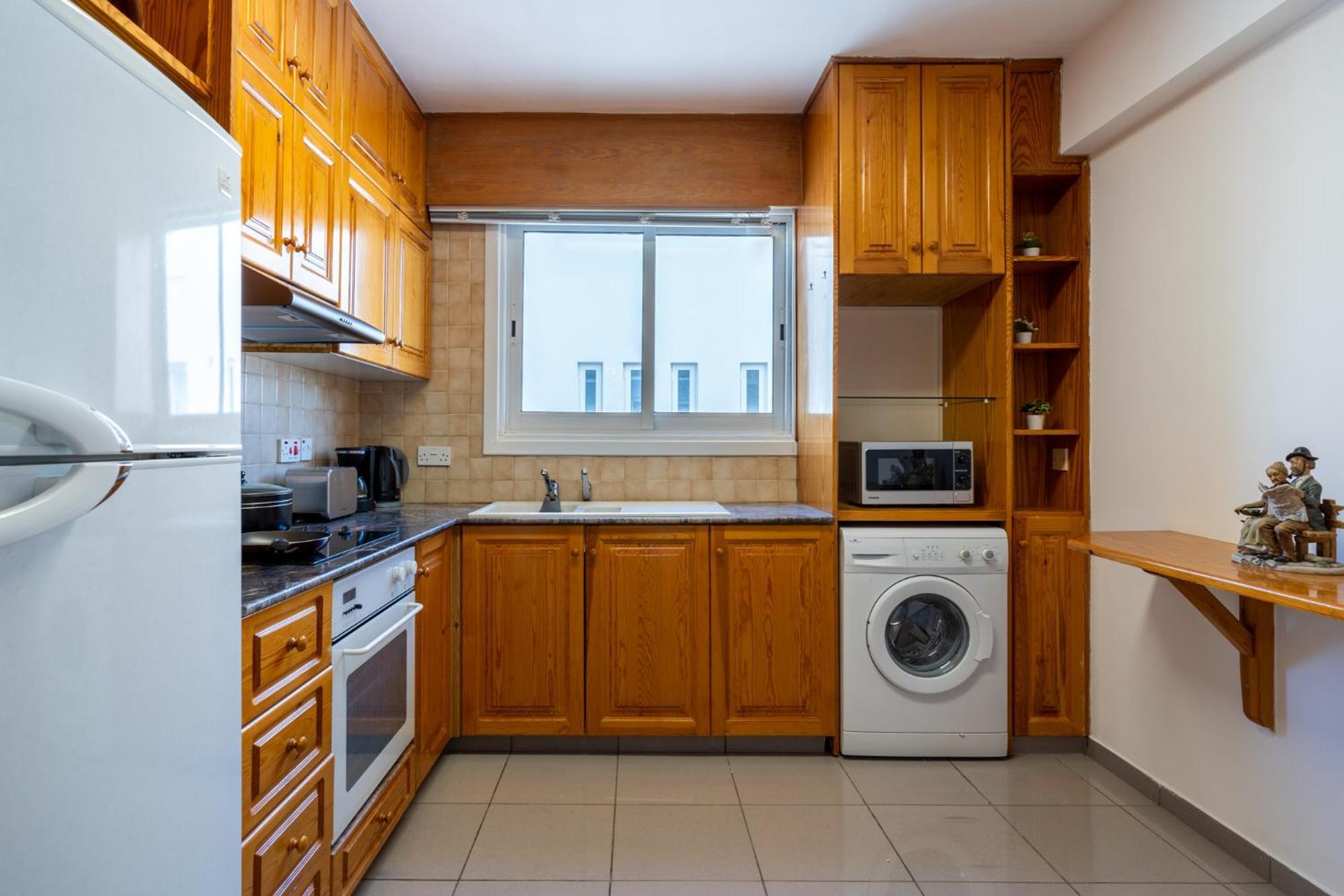Jayde 2-Bedroom Apartment In Larnaca Buitenkant foto